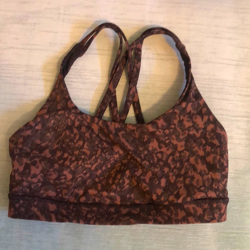 Lululemon never worn sports bra sz 6